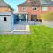 Waterside House - Luxury Home near Alton Towers & Trentham - Free Parking & Garden - Stoke-on-Trent