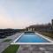 Villa Joy with Pool,Jacuzzi,E Auto Station - Sračinec