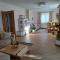 Ferienwohnung mit Küche & kleines Gästezimmer Lisi im Obergeschoß- 2 separate Einheiten - nahe Salzburg, ideal für Familien & Durchreise