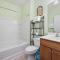 Spacious 2BR Retreat with Pool Access - Barefoot - شمال شاطئ ميرتل