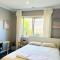 Stylish Small Ocean Homestay Near Deer Park Train Station