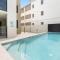 Central South Brisbane Stay with Pool Access
