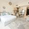 Modern High-Rise Studio in the Heart of Business Bay - Dubaj