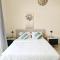 Modern High-Rise Studio in the Heart of Business Bay - Dubaj