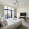 Modern & Bright Studio Space - Dubaj