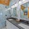 Grin'Inn Bear It at Eagles Nest - بانير إلك