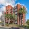 Camps bay beach apartment with Jaccozi