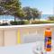 Camps bay beach apartment with Jaccozi