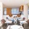 Camps bay beach apartment with Jaccozi