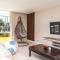 Camps bay beach apartment with Jaccozi