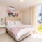 Camps bay beach apartment with Jaccozi