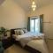 Cozy & Bright Studio accessible to bus and Metro - Dubaj