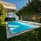Spacious Villa with pool 500m from the beach