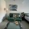 Cozy & Bright Studio accessible to bus and Metro - Dubaj