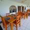 Beyond Sunset Villas -2BR Beachfront with Pool & Ocean Views - Treasure Beach