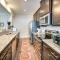 Hampton Condo By Convention Center and Coliseum!
