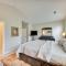 Hampton Condo, Close to Beaches!