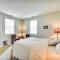 Hampton Condo By Convention Center and Coliseum!