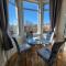 Modern 2bed close to the Promenade & Theatre