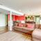 Deck and Boat Dock Lakefront Getaway in Camdenton - كامدنتون