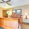 Deck and Boat Dock Lakefront Getaway in Camdenton - كامدنتون