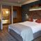 The Boathouse Inn & Riverside Rooms