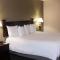 Wingate by Wyndham Peoria - Complimentary Area Shuttle