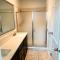 Cozy & Quiet Fully Equipped Newark Escape with Free WiFi, AC, and Easy Parking - Newark