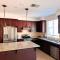 Cozy & Quiet Fully Equipped Newark Escape with Free WiFi, AC, and Easy Parking - Newark