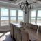 Bailey's Lighthouse Luxury Oceanfront Beach House - 默特尔比奇