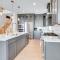 10 Mi to Morristown Stylish Home with Pool Access - 登维尔