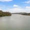 Gorgeous Home with Catalina Bay Views and Carpark - 奥克兰