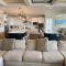 Bailey's Lighthouse Luxury Oceanfront Beach House - 默特尔比奇