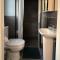Shirley House 1, Guest House, Self Catering, Self Check in with smart locks, use of Fully Equipped Kitchen, Walking Distance to Southampton Central, Excellent Transport Links, Ideal for Longer Stays - Southampton