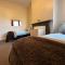 Shirley House 1, Guest House, Self Catering, Self Check in with smart locks, use of Fully Equipped Kitchen, Walking Distance to Southampton Central, Excellent Transport Links, Ideal for Longer Stays - Southampton