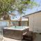 Hot Tub-Firepit-Ping-Pong-Walk to Joshua Tree National Park! - Joshua Tree