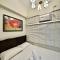 Studio Two Condominium, Alabang Northgate Cyberzone, GRAY-Fiber Wi-Fi Netflix ready - 马尼拉