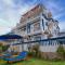 Blue Wave Lodge