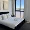 Riverfront Luxe 2Bed Pool Parking