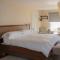 Lakehouse Inn - Lee
