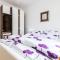 Apartments & Rooms Hosana