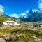 Modern designed, luxury mountain view Apartment