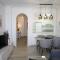 Luxury 2 bed, 2 bath apartment with sea view, central heating and new bathrooms.