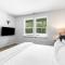Moonlit Forest Retreat - Fireside Nights - Bend