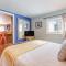 The I House Interlochen Home with Sauna, Fireplace