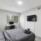 Charming 2BR Duplex 15 Min to BHM - 胡佛