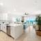 South Bay Beach Club 6 - 2 Bedroom 2 Bathroom Unit - جورج تاون