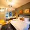 Billionaires Boutique Residence & Premium Suites, Old Town