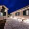 Hidden Gem Villa by aneo travel - 特罗吉尔