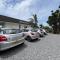 Ononui Lodge Airport, Ocean-View, Private Bathroom and Balcony, Free WiFi and Parking, On-Site Car Rental - 帕皮提